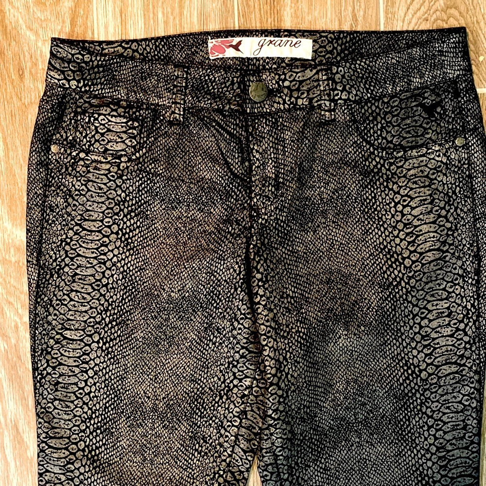 NWT JULIET LOWRISE JEGNG elastic skinny pants Size 10